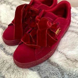 Maroon suede pumas size 4 in kids